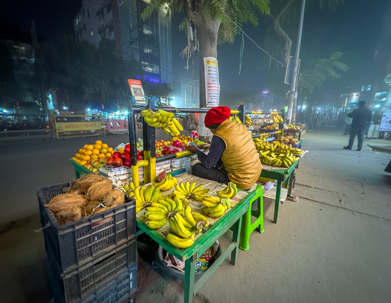 Indian street vendor illustrating unorganised workers covered by e-Shram