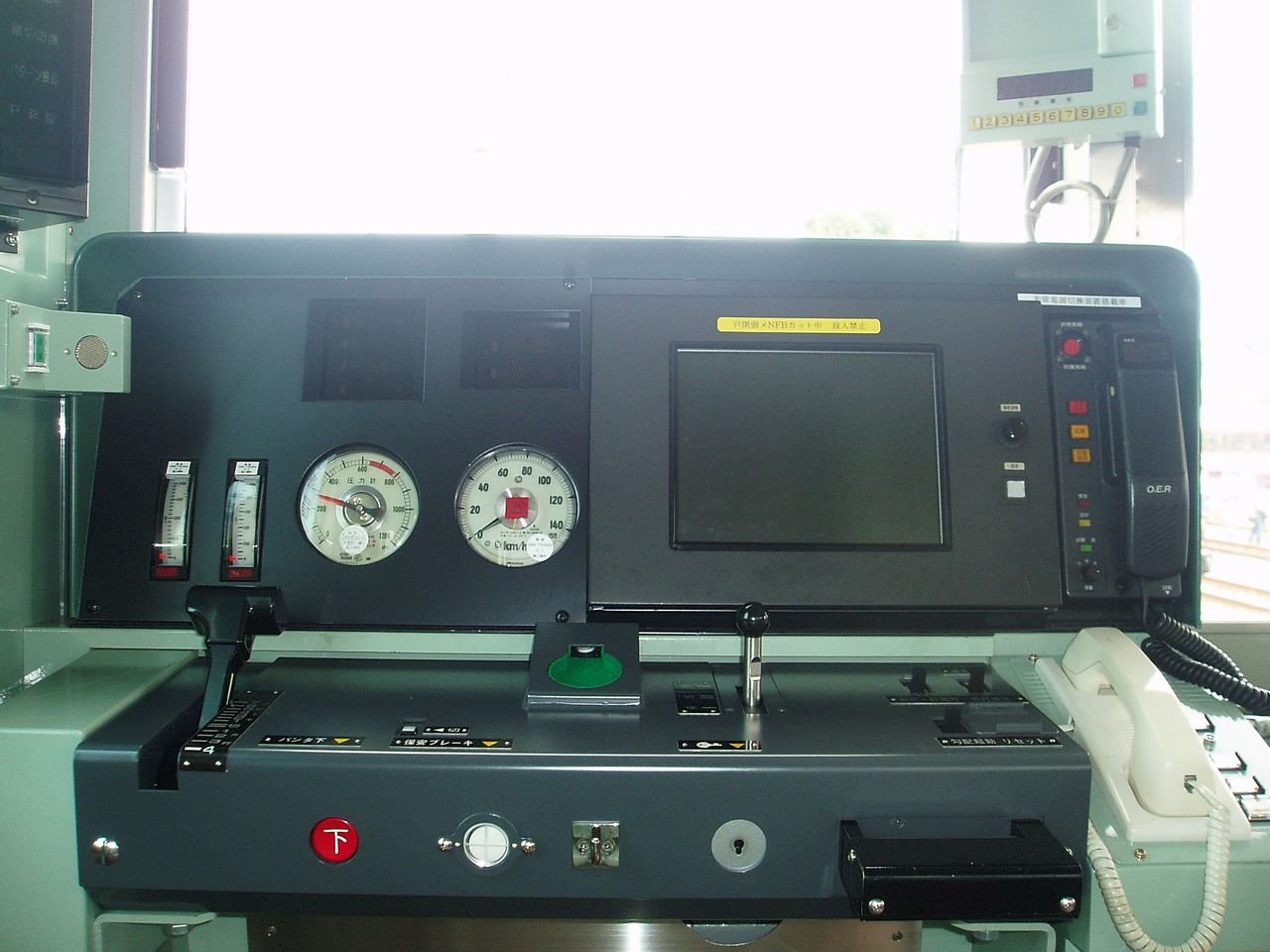 Train driver's cab controls and instruments