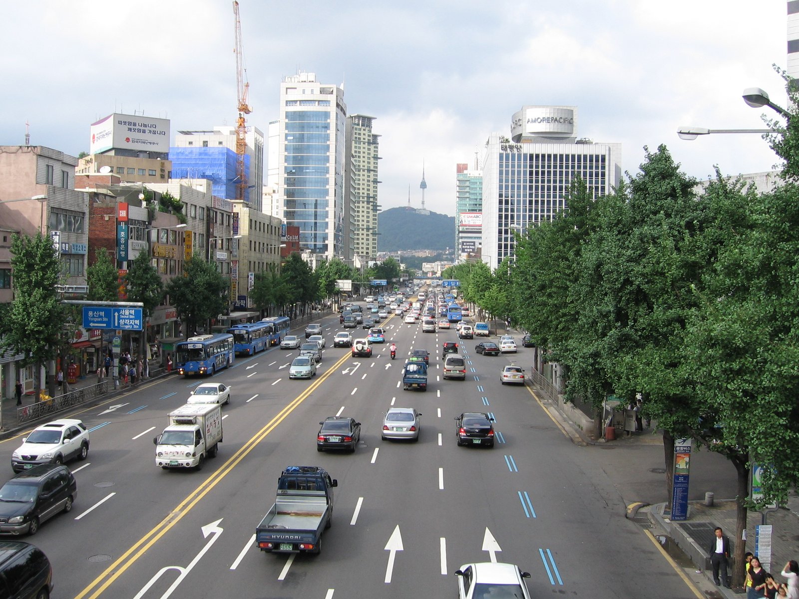 Seoul street scene illustrating Korean cultural context